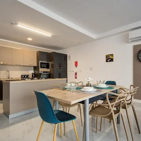 Brand-new Stylish Seaside Escape In Qawra, Steps From The Sea * San Pawl il-Baħar
